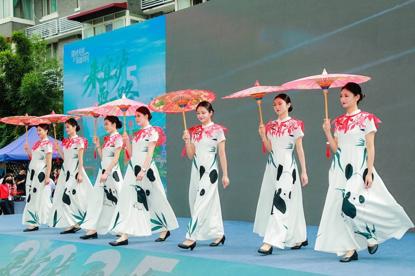 中秋国庆一路领略川南“双珠”魅力 宜宾泸州两地在成都举行文旅推介